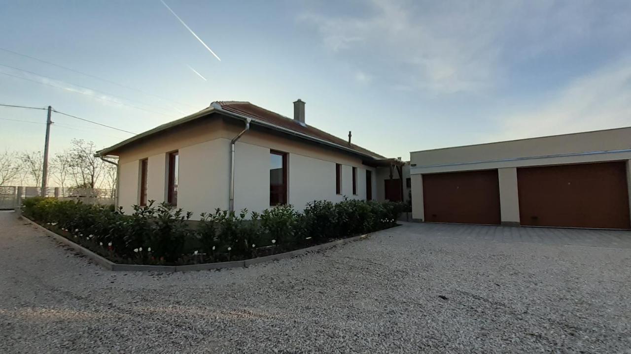 Bíbic Apartman A Kapolnasnyek Exterior foto